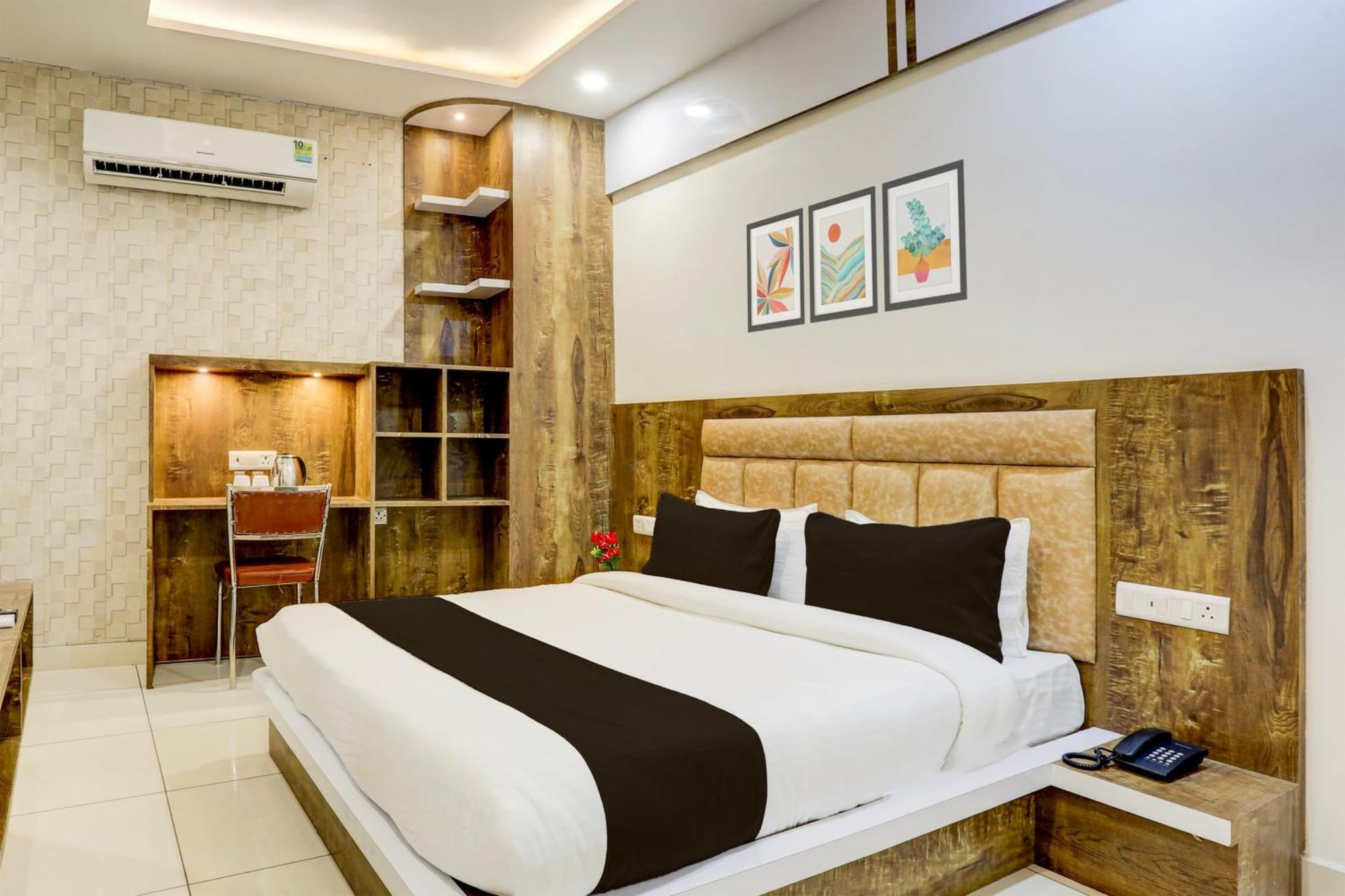 Super Townhouse Model Town Rohtak Formerly Hotel Tathastu 外观 照片